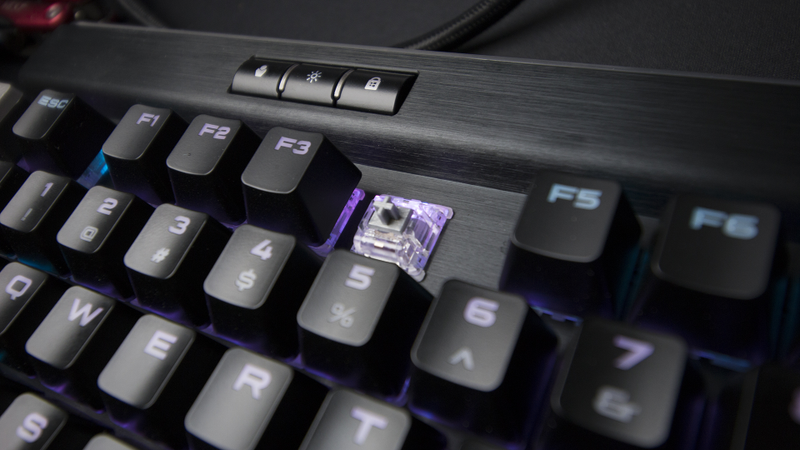 Illustration for article titled Corsair Gaming K95 RPG Platinum Review: A Very Gaming Keyboard